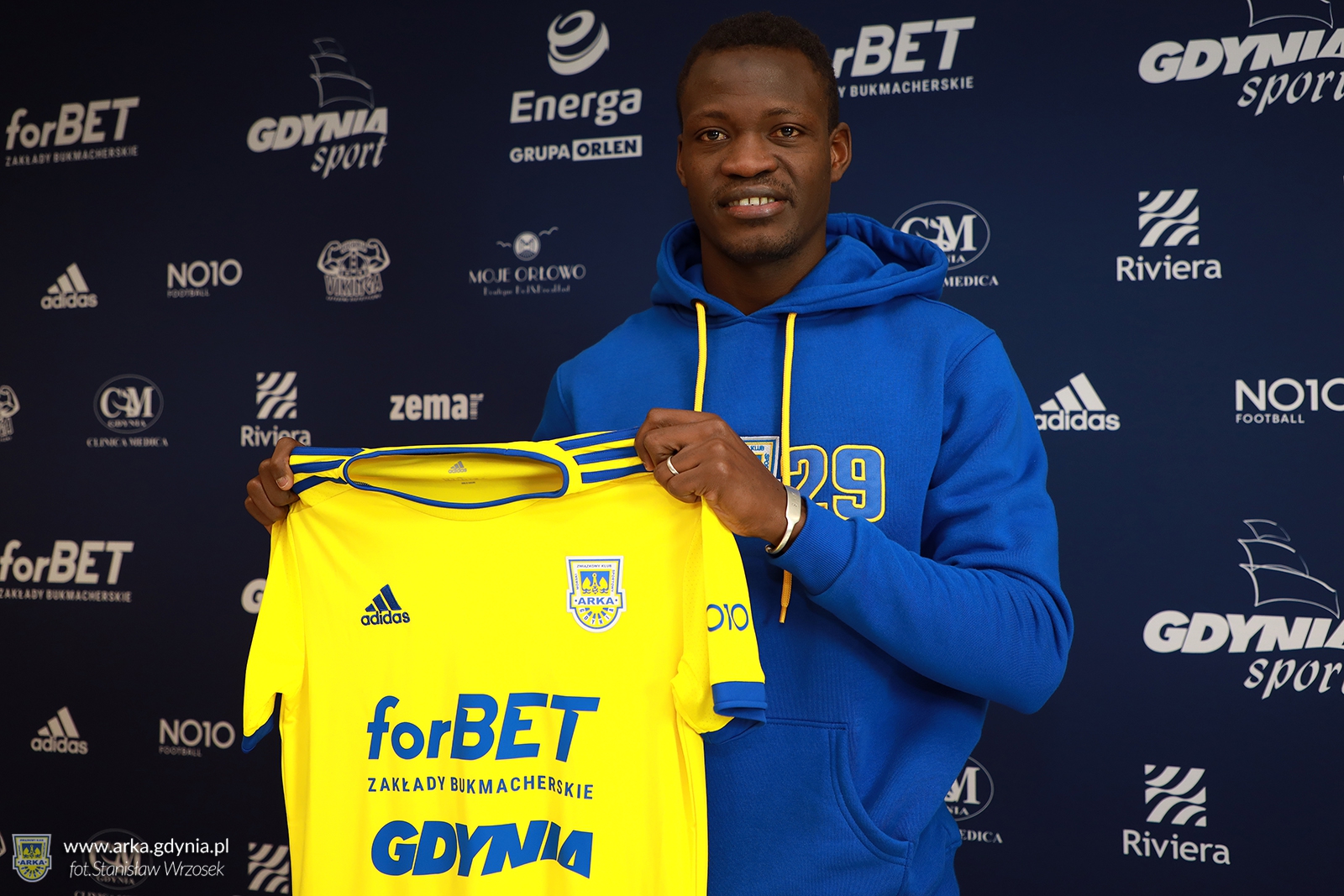 Modou Camara zawodnikiem Arki Gdynia-image
