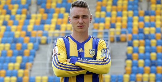 Jakub Bach wypożyczony do Chrobrego.