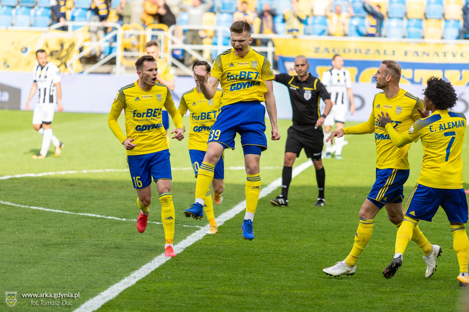 Centrum meczowe: Sandecja Nowy Sącz - Arka Gdynia-image