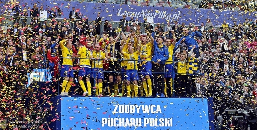 Twitter gratuluje Arce wygranej w finale Pucharu Polski.