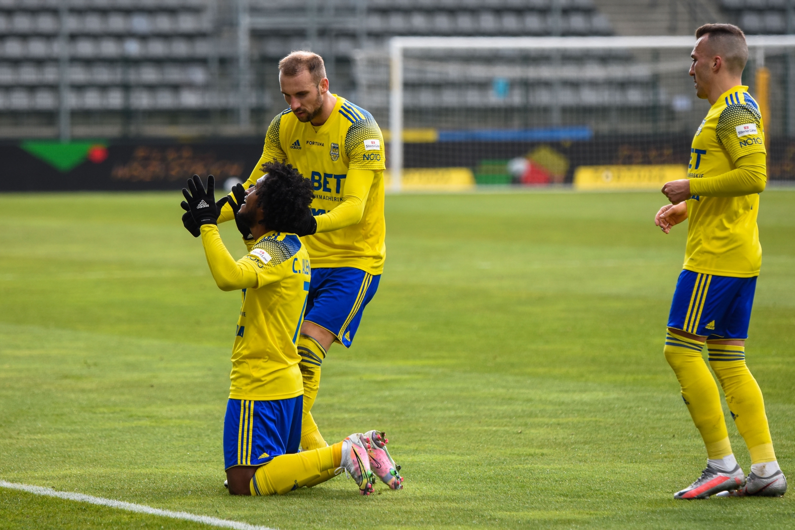 Centrum meczowe: Miedź Legnica - Arka Gdynia-image