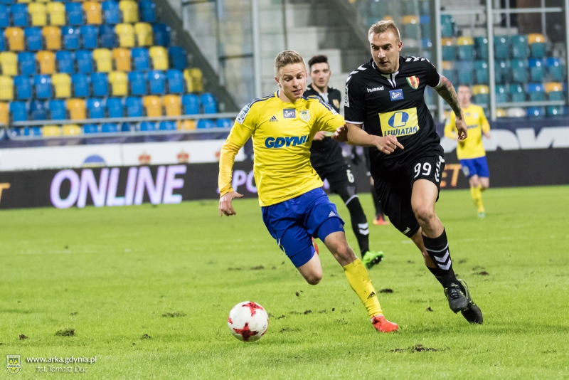 Statystyka meczu Arka - Korona Kielce.-image