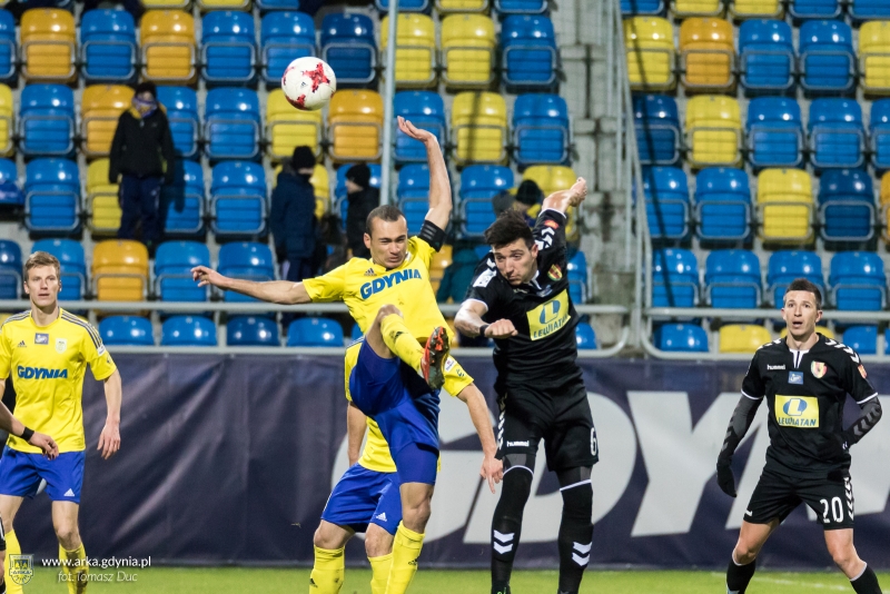 Arka - Korona Kielce. Historia spotkań.-image