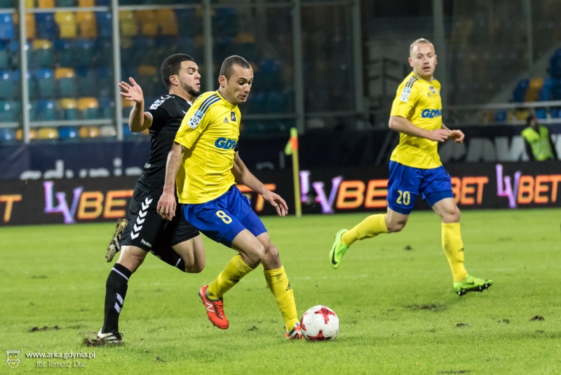 Statystyka meczu Arka - Korona Kielce.-image