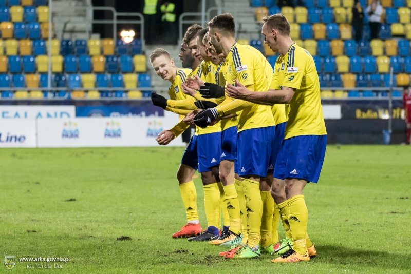 Statystyka meczu Arka - Korona Kielce.-image