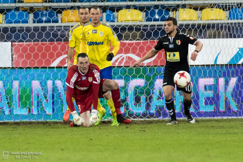 Statystyka meczu Arka - Korona Kielce.-image