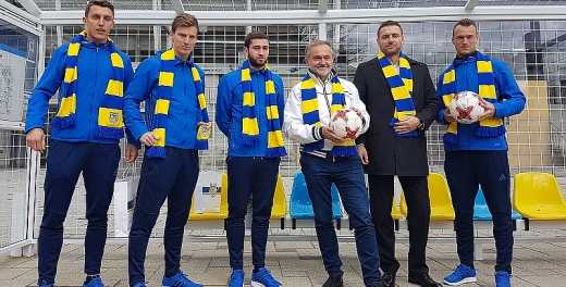 Wiata "bramka" od AMS przed Stadionem Miejskim w Gdyni!