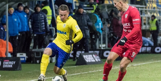 Statystyka meczu  Arka - Piast Gliwice.