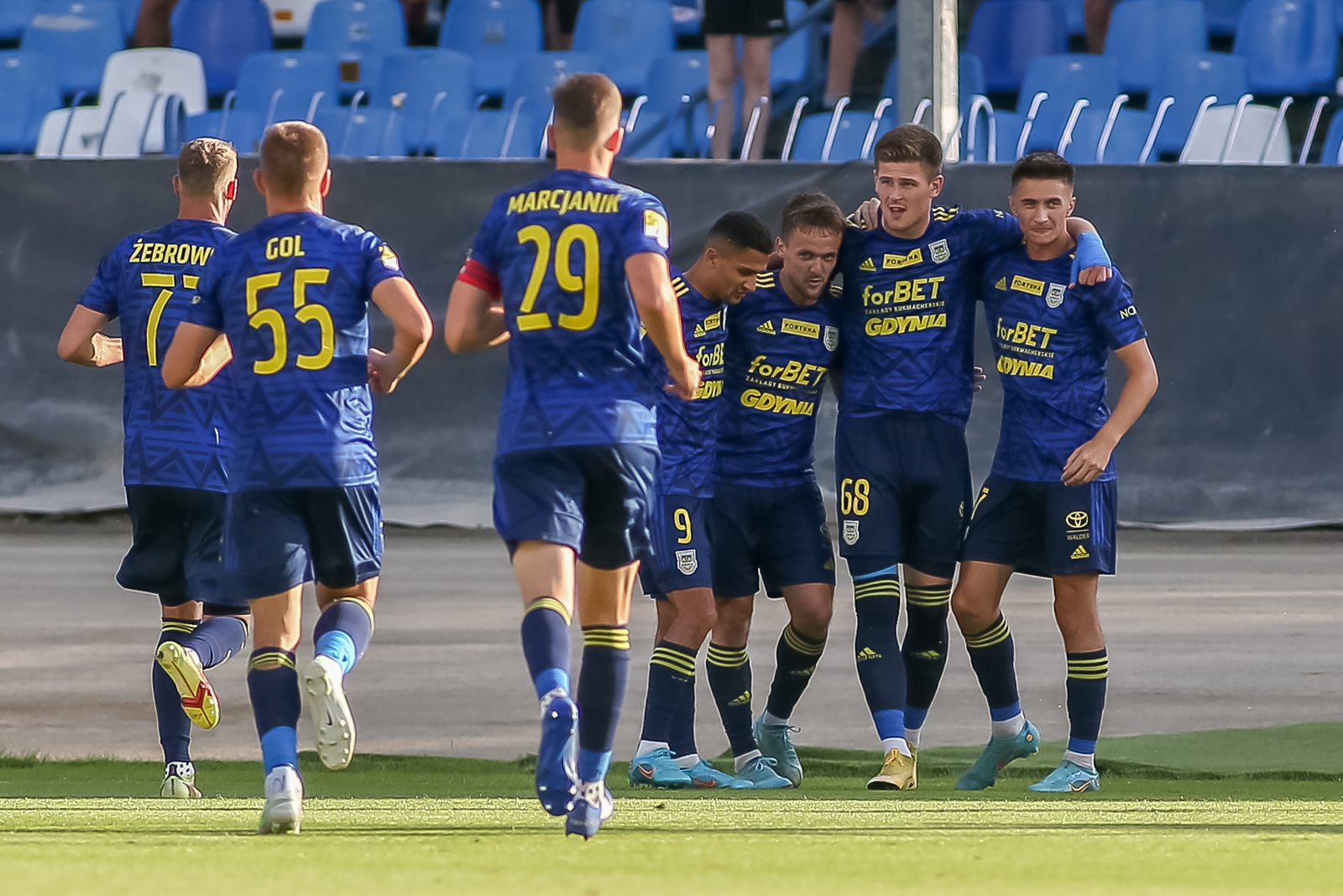 Centrum meczowe: Arka Gdynia - Apklan Resovia-image