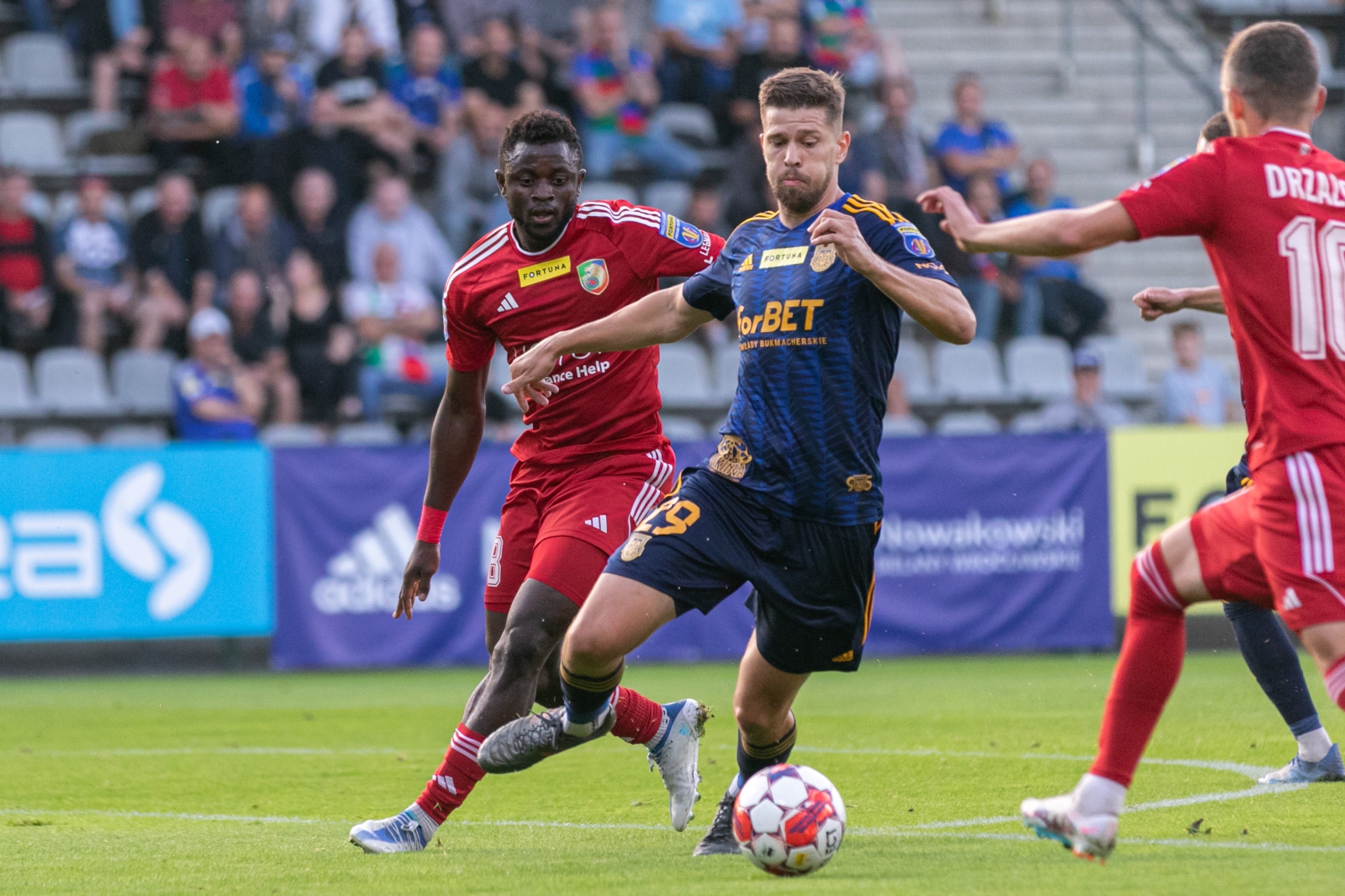 Centrum pomeczowe: Miedż Legnica - Arka Gdynia 0:2-image