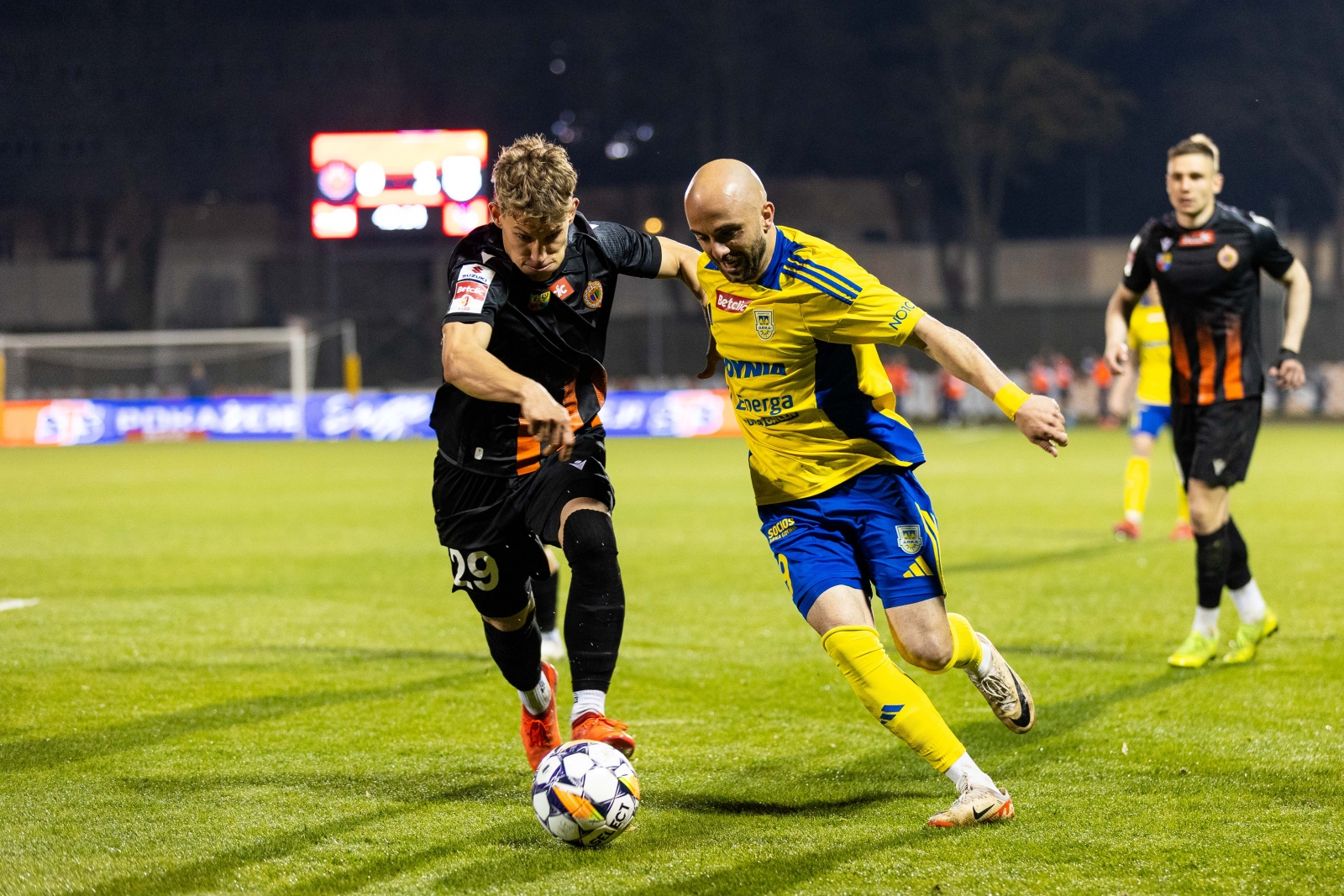 Centrum pomeczowe: Chrobry Głogów - Arka Gdynia 2:2-image