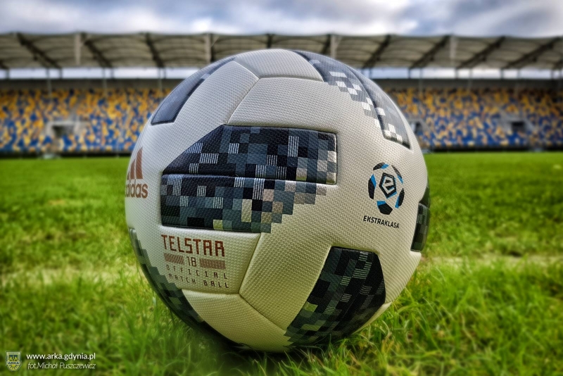 Telstar 18 - nowa oficjalna piłka LOTTO Ekstraklasy.-image