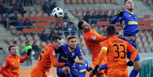 Zagłębie - Arka 0:0. Skuteczna defensywa dała punkt.