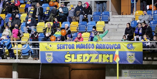 Od małego na całego! Śledziki na trybunie GOSiR!