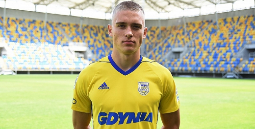 Oskar Repka wypożyczony do Chrobrego.