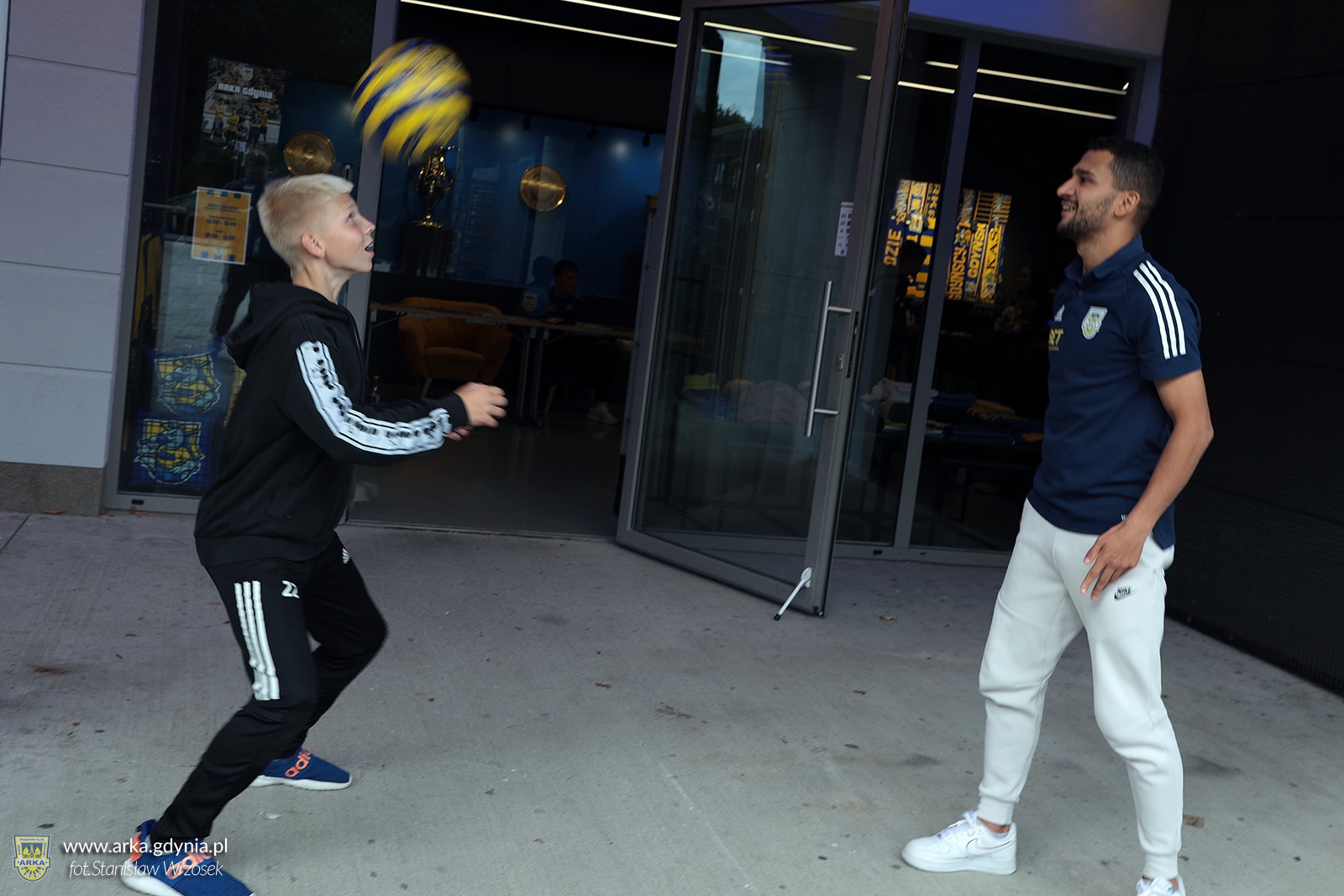 Zdjęcie Spotkanie w oficjalnym sklepie Arki Gdynia - Karol Czubak oraz Omran Haydary
