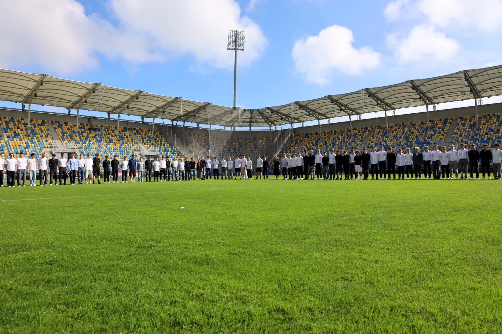 Zdjęcie Rozpoczęcie roku szkolnego 2025/26 uczniów GLA