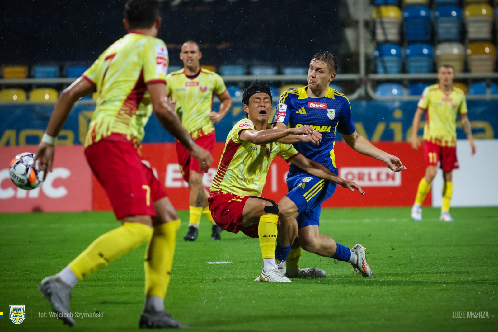 Centrum meczowe: Znicz Pruszków - Arka Gdynia-image