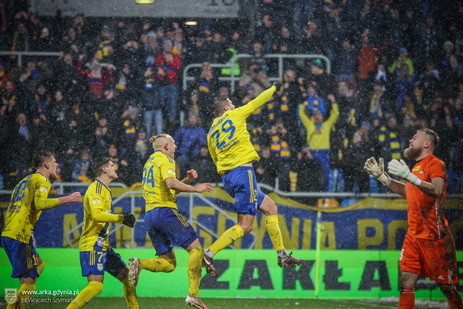 Sprzedaż otwarta biletów na derby Arka - Lechia-image