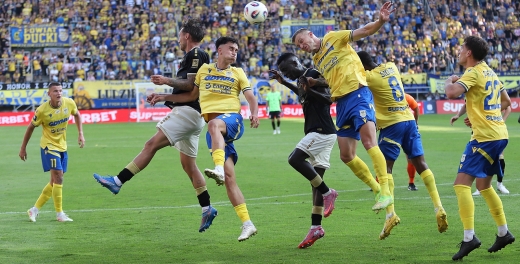 [SKRÓT] PKO BP Ekstraklasa: Arka Gdynia - Pogoń Szczecin 2:1