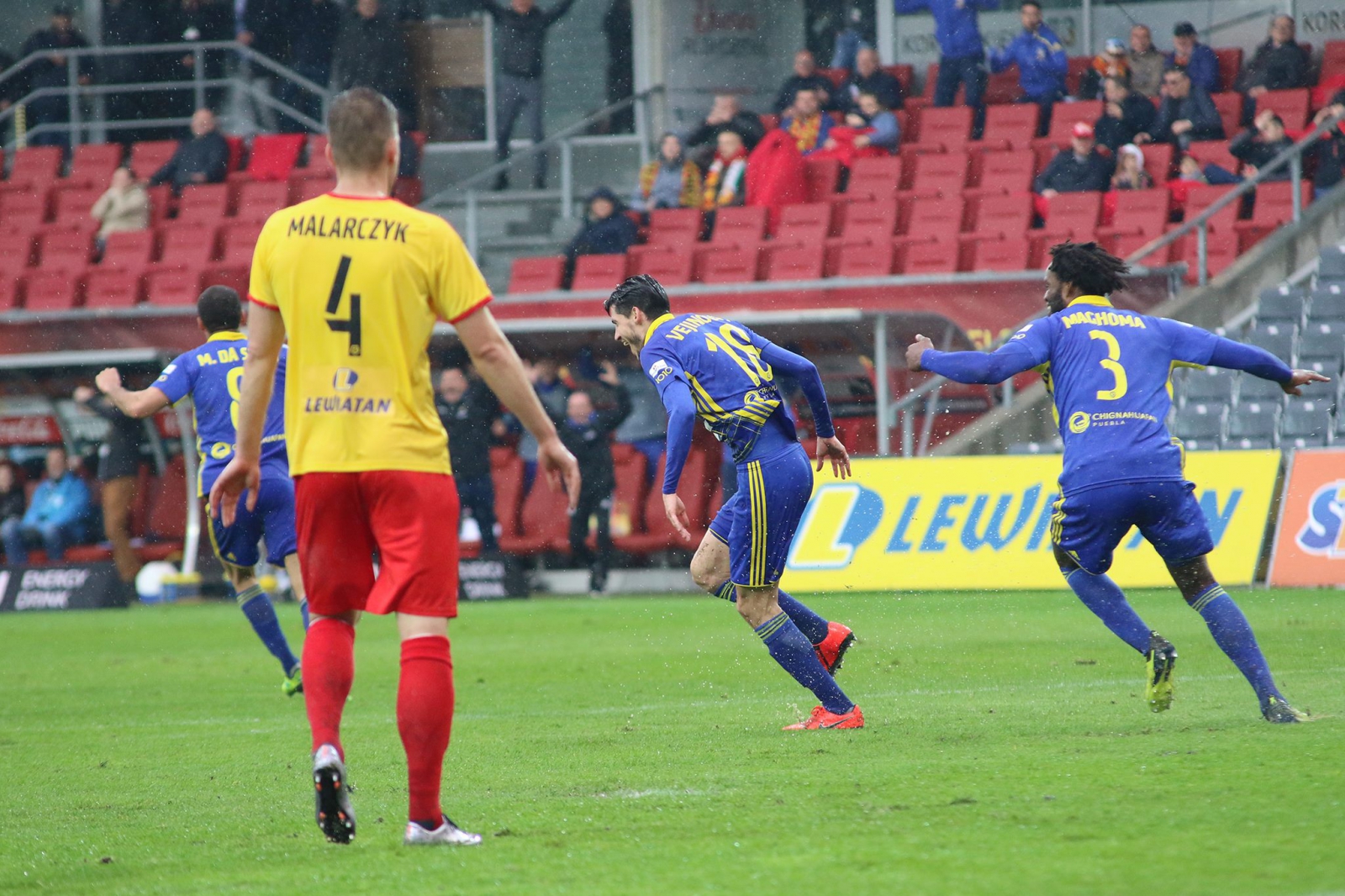 Statystyka meczu Korona Kielce - Arka Gdynia-image