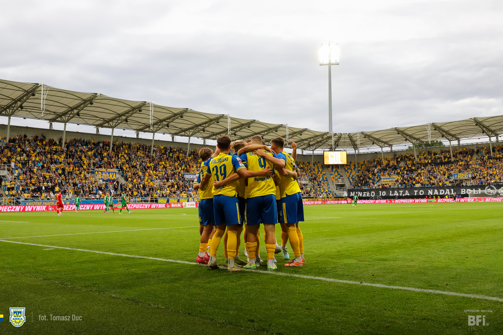 [SKRÓT] Betclic 1 Liga: Arka Gdynia - Puszcza Niepołomice 3:0