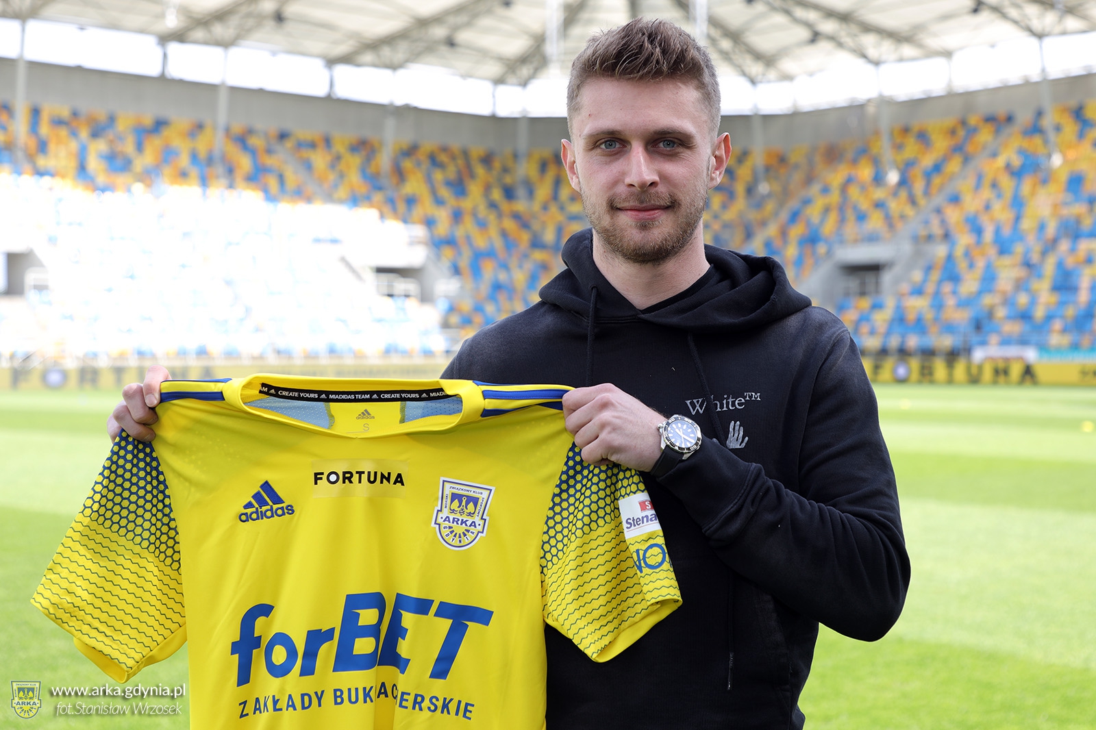 Hubert Adamczyk podpisał kontrakt z Arką-image