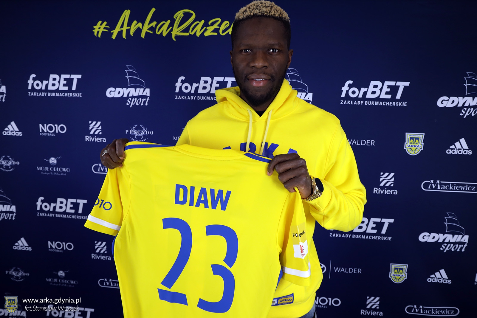 Djibril Diaw nowym obrońcą Arki-image