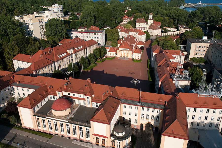 Akademia Marynarki Wojennej płynie z Arką-image