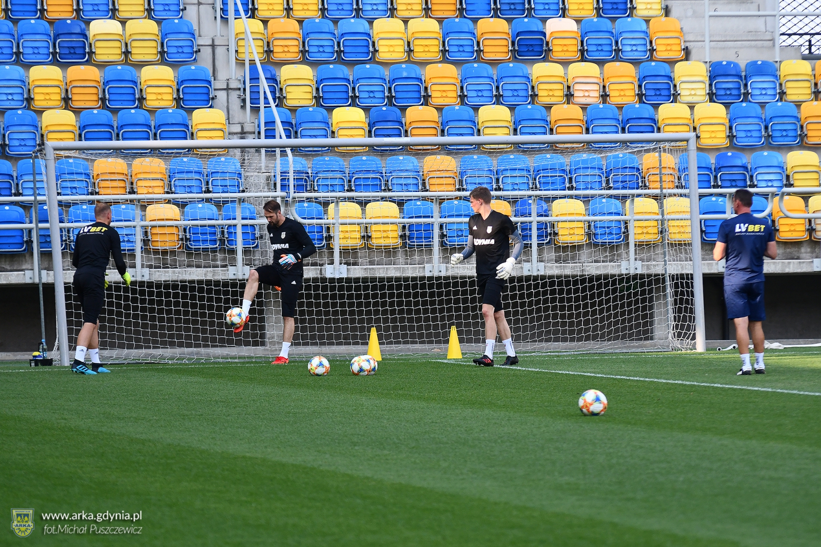 Środa na płycie głównej-image