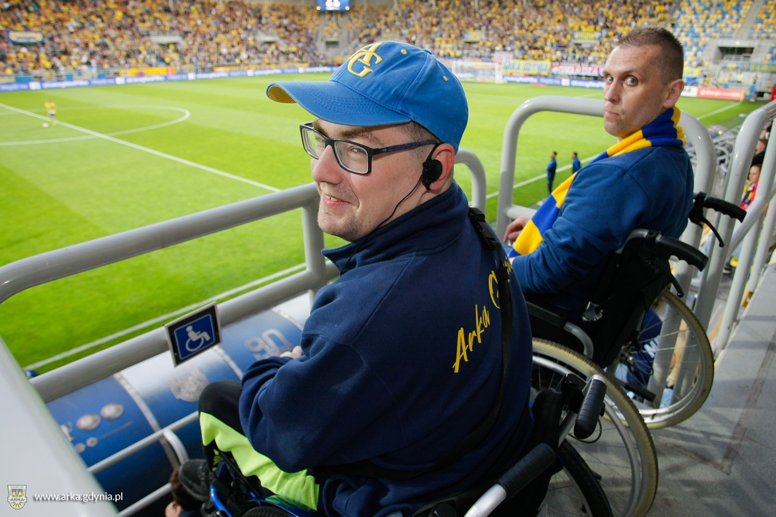 Audiodeskrypcja - Stowarzyszenie Klub Gdyńskiego Kibica Niepełnosprawnego prowadzi  audiodyskrypcję meczów Arki Gdynia na Stadionie Miejskim w Gdyni.     Chętni do skorzystania proszeni są o kontakt:     tel. 601-922-133 Lech Kordaczuk  e-mail: stowarzyszeniekgkn@wp.pl