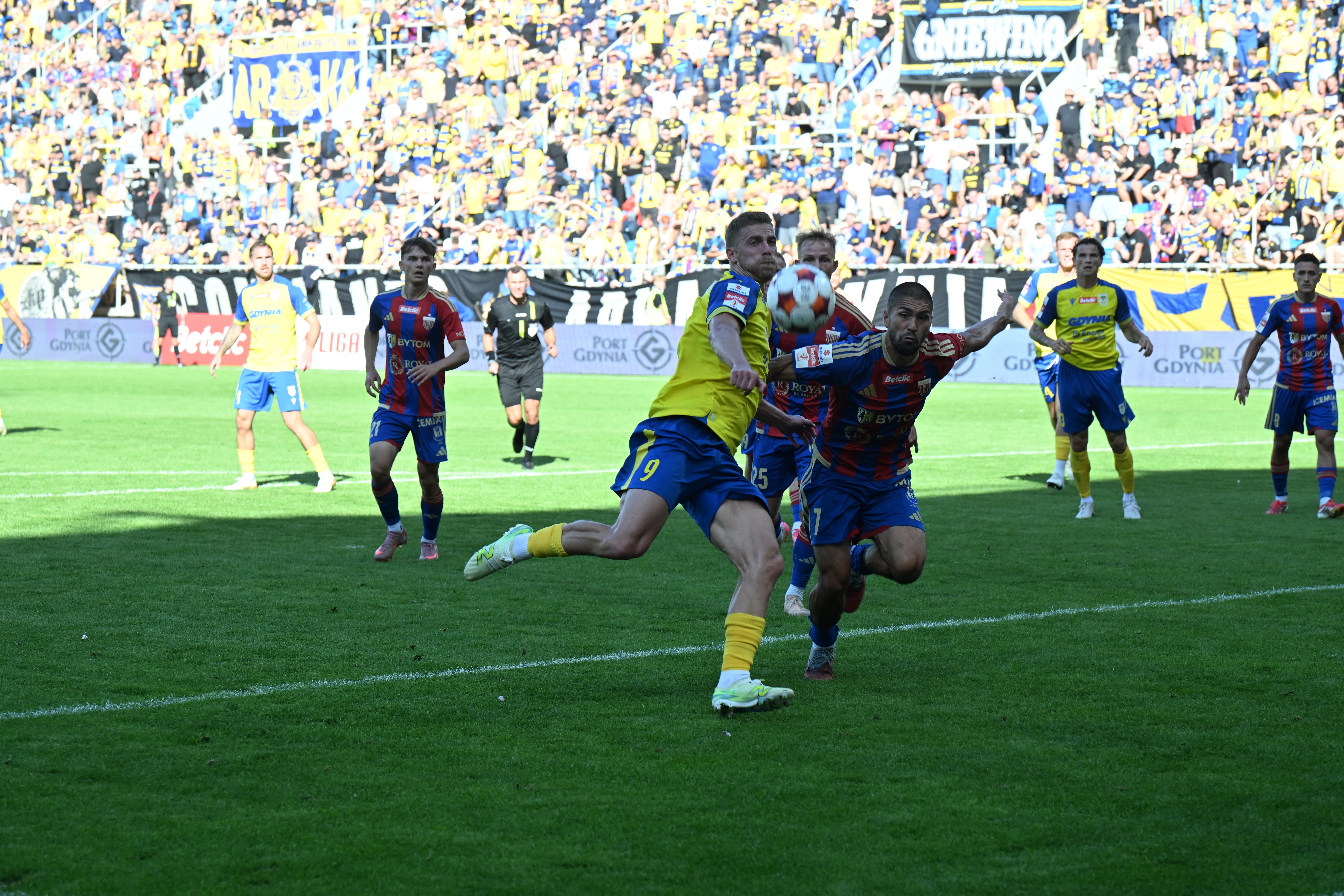 [SKRÓT] Betclic 1 Liga: Arka Gdynia - Polonia Bytom