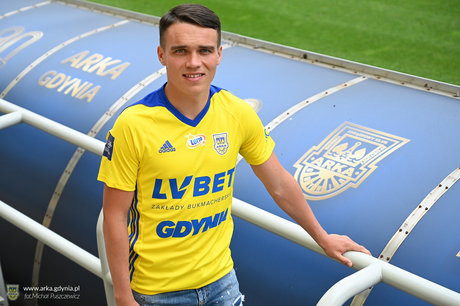 Szymon Drewniak przychodzi do Arki-image