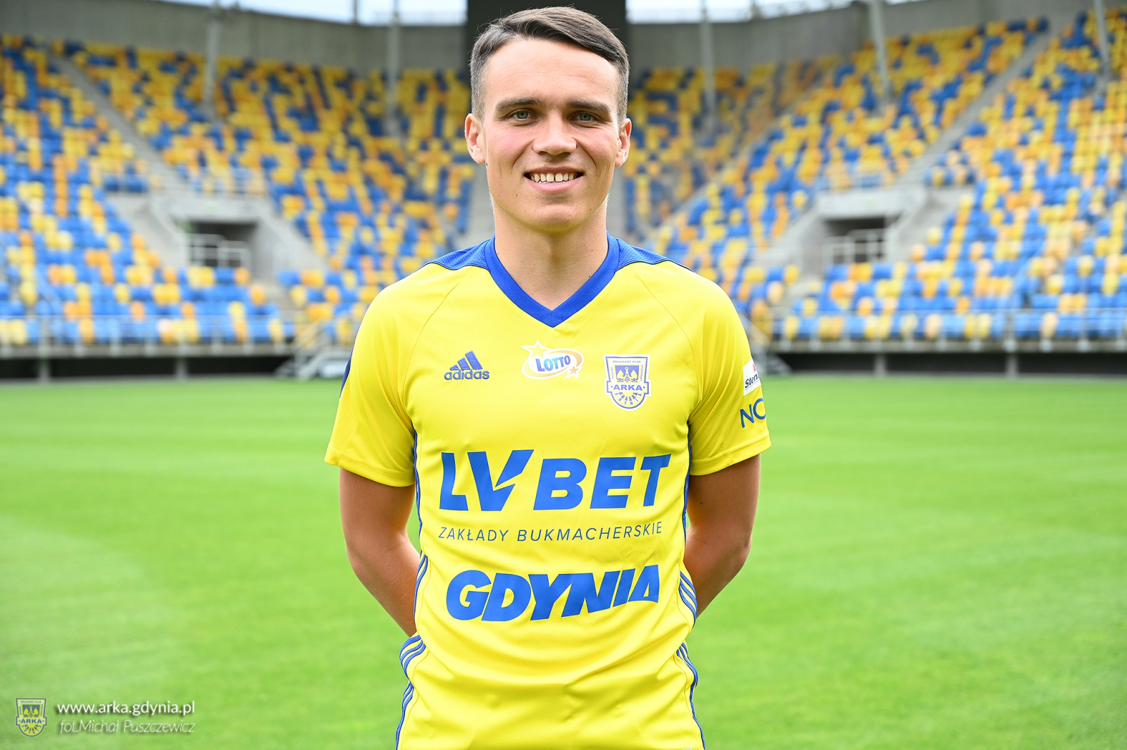 Szymon Drewniak przychodzi do Arki-image