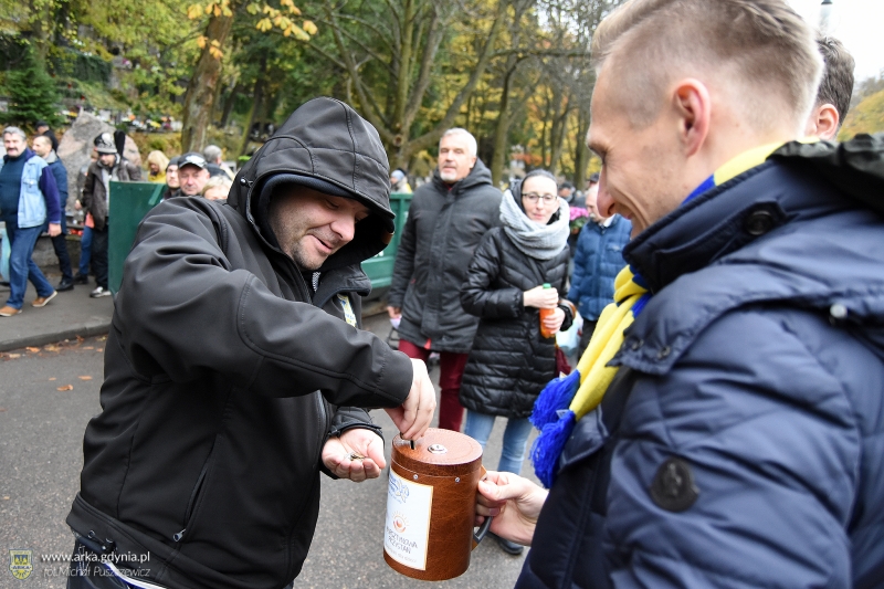 Kwestowali na rzecz Hospicjum.-image