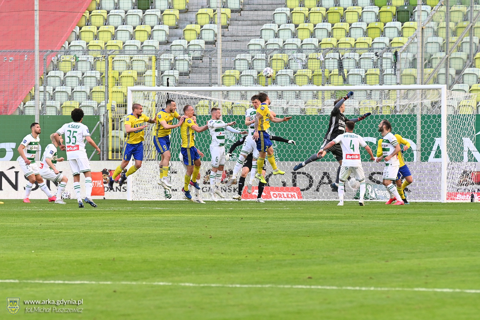 Centrum derbowe: Arka Gdynia - Lechia Gdańsk-image