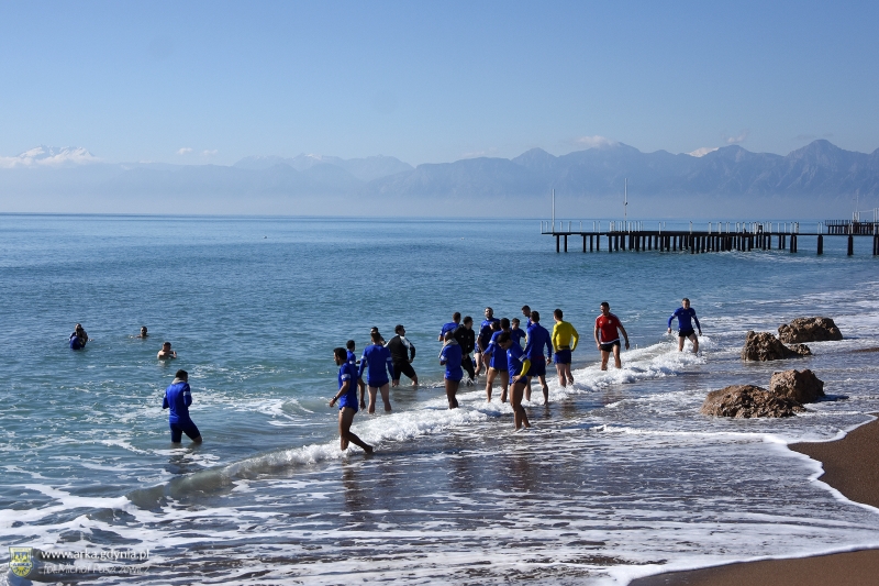 Antalya. Pierwsze treningi na naturalnej murawie.-image