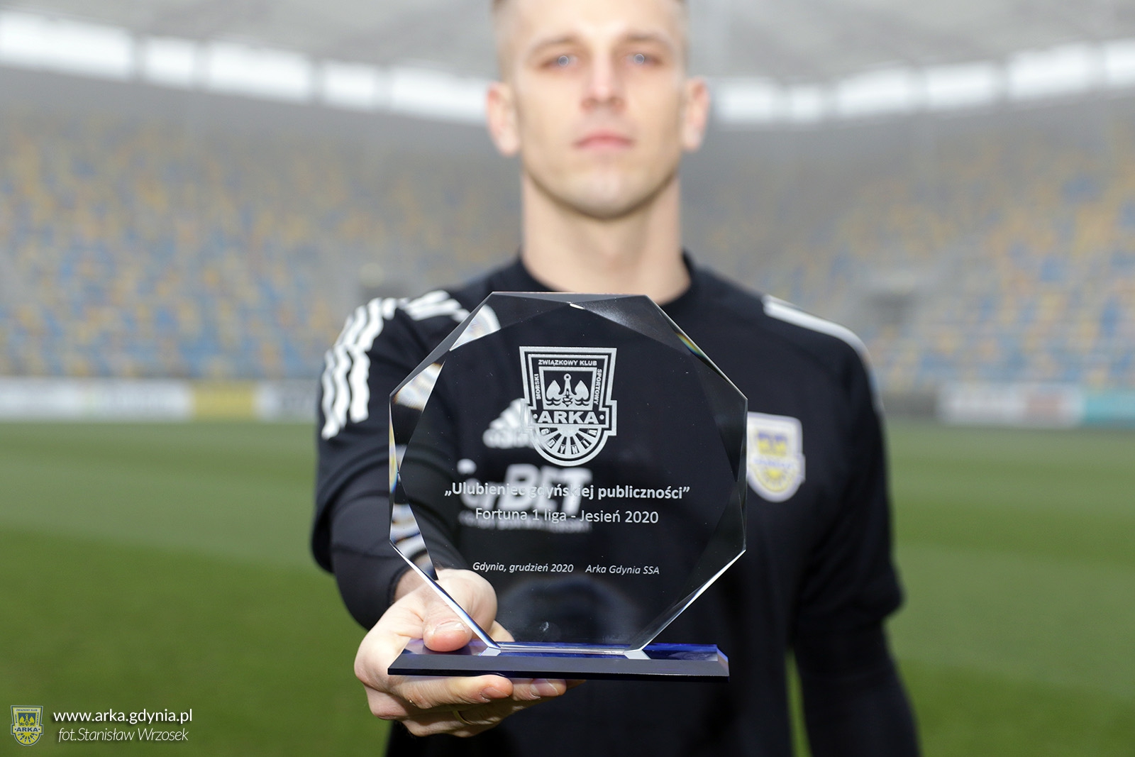 Piłkarz meczu: Adam Deja. Piłkarz rundy: Daniel Kajzer-image