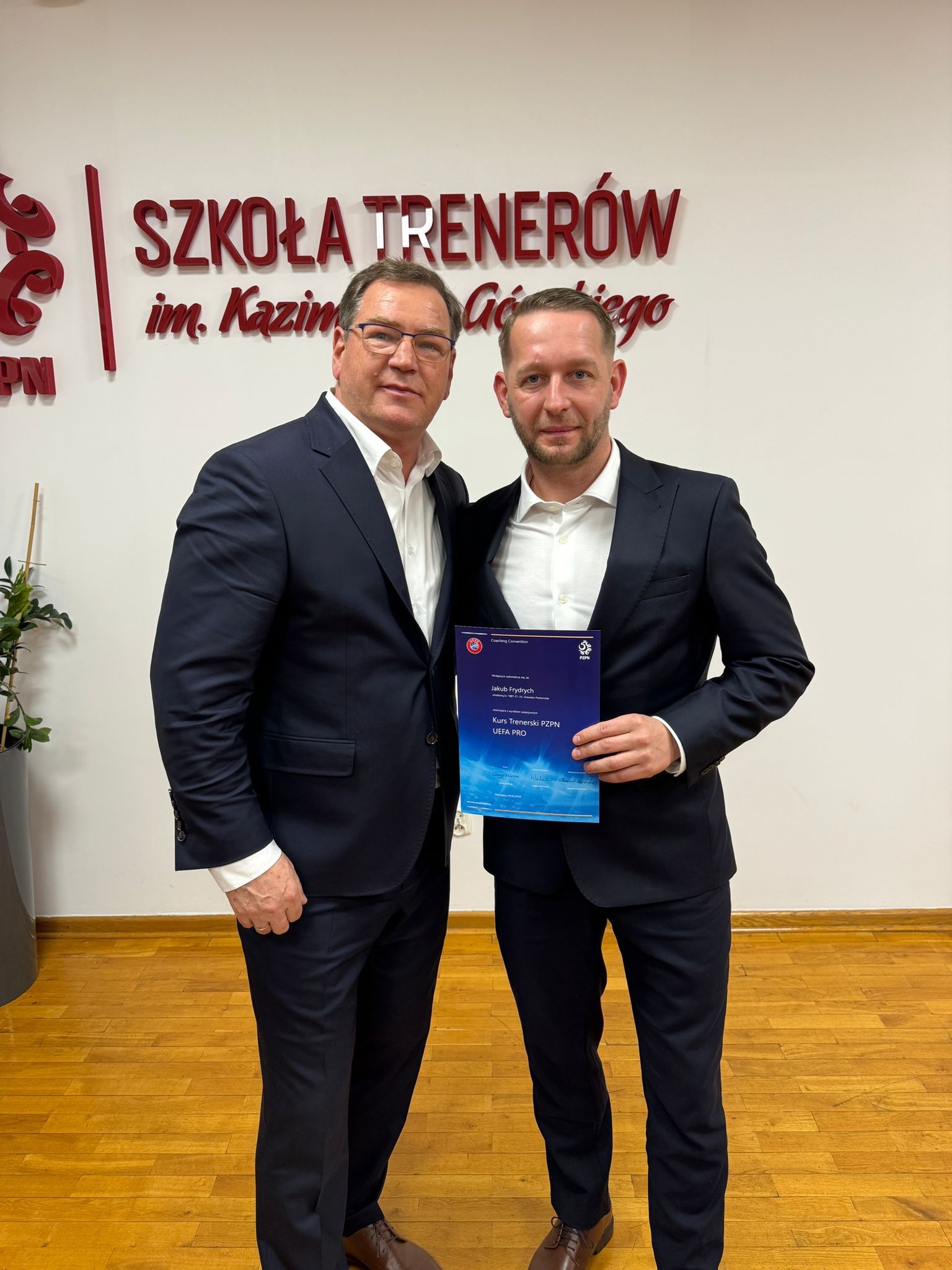 Trener Jakub Frydrych z licencją UEFA Pro-image