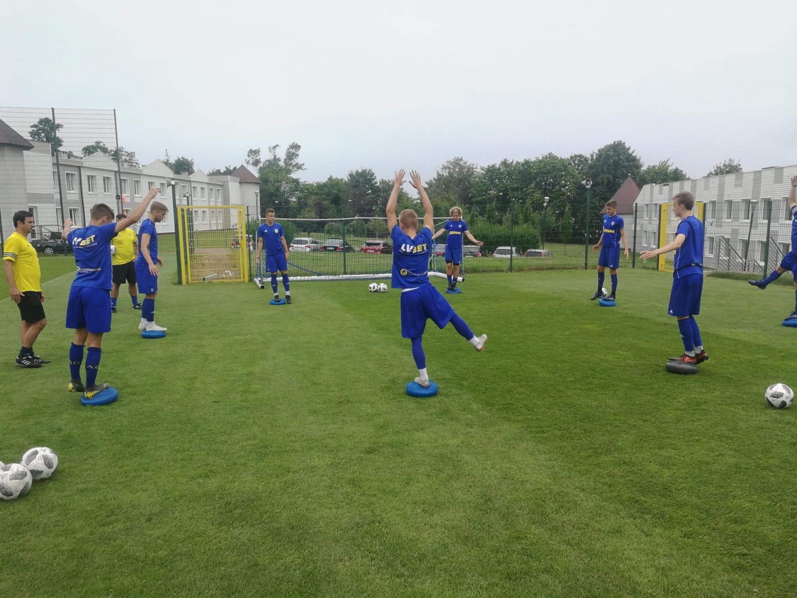 Drugi zespół i juniorzy starsi w COS OPO Cetniewo-image