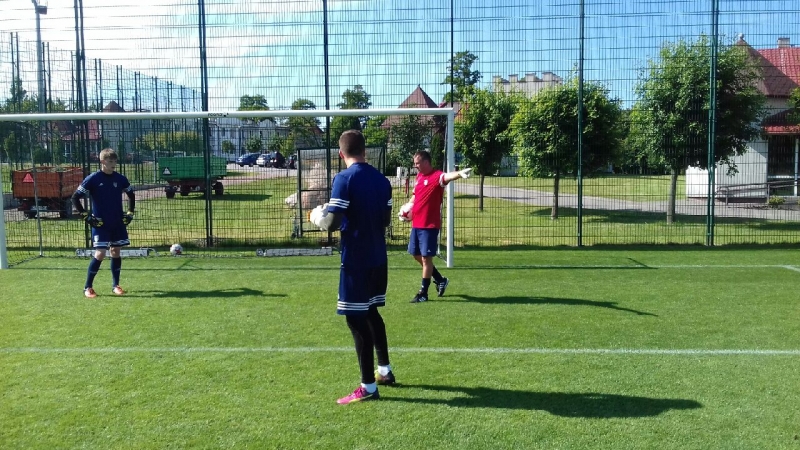 Grali juniorzy i drugi zespół.-image