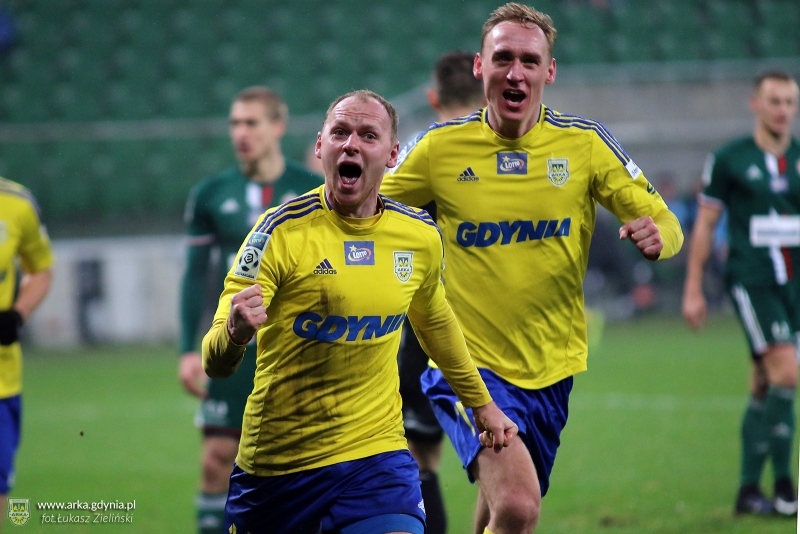 Piłkarz rundy: Puchar dla Rafała Siemaszki!-image
