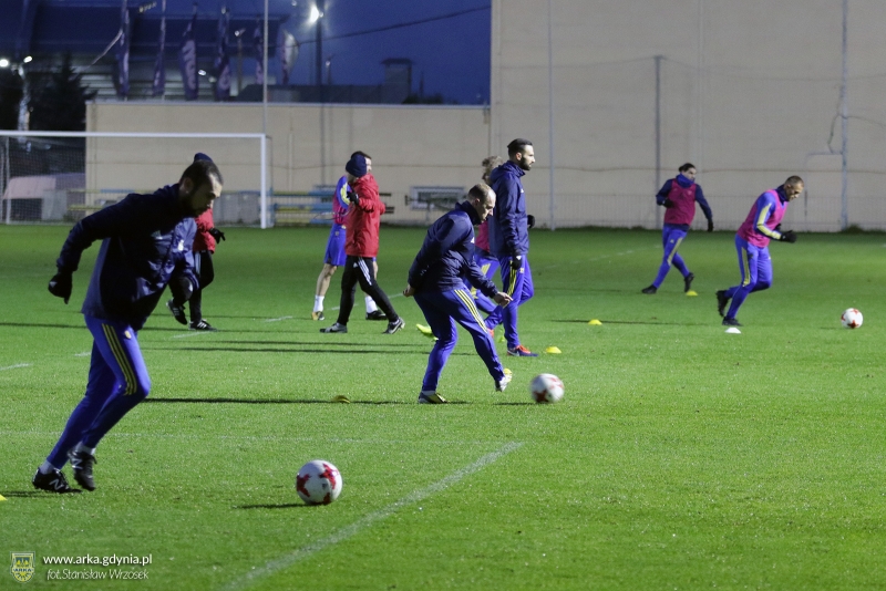 Mocny trening w dobrych nastrojach.-image