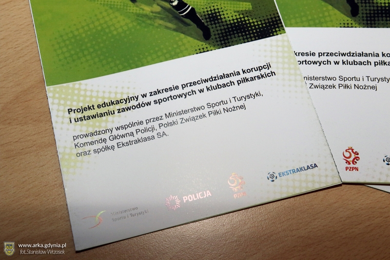 Szlify na głównej płycie.-image
