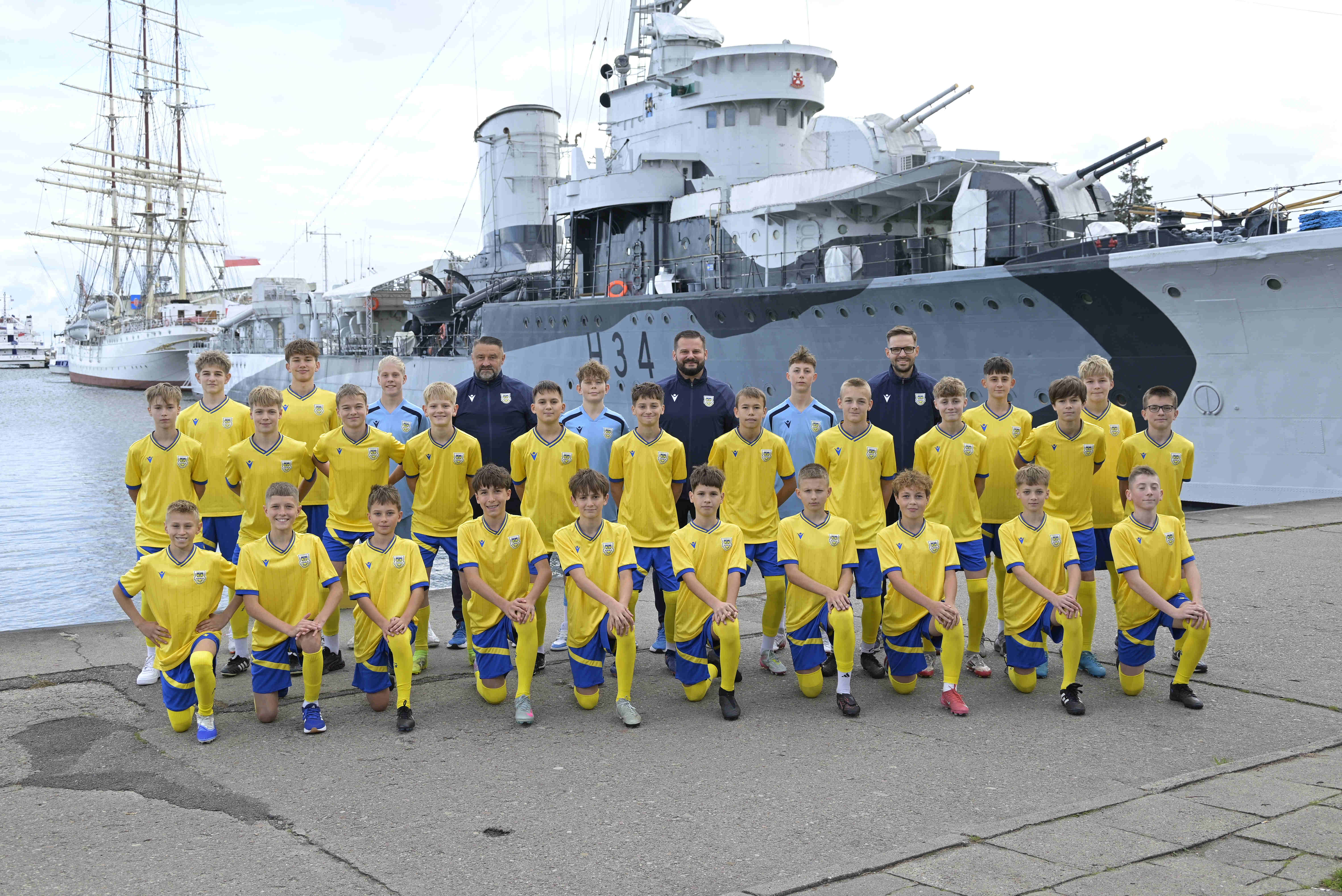 u15