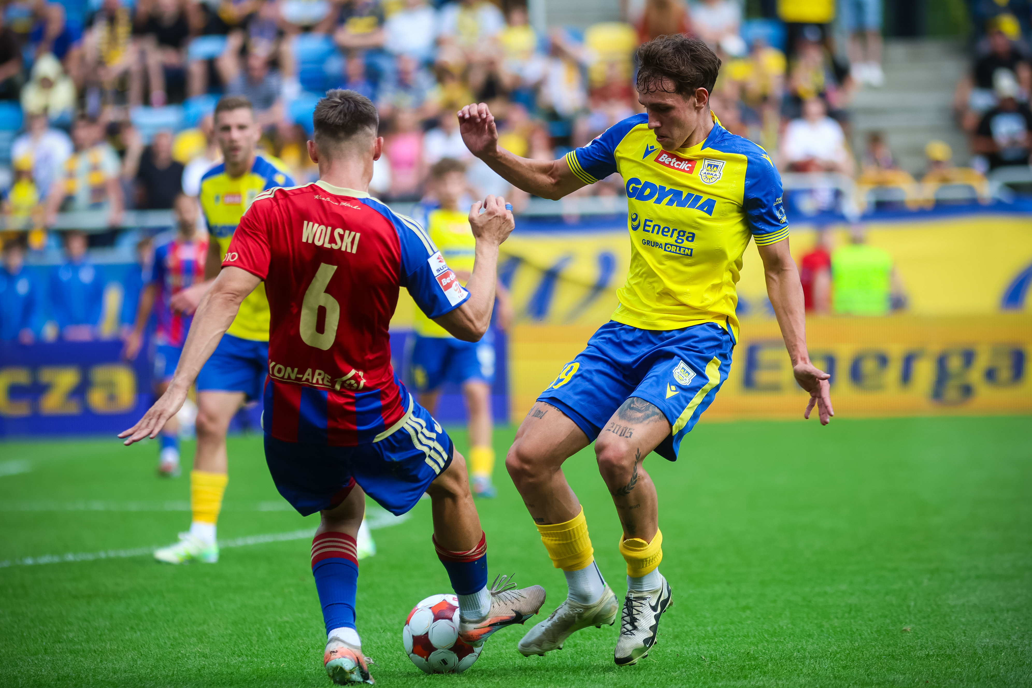 #ARKBYT: Przyjaźń na trybunach, remis na murawie