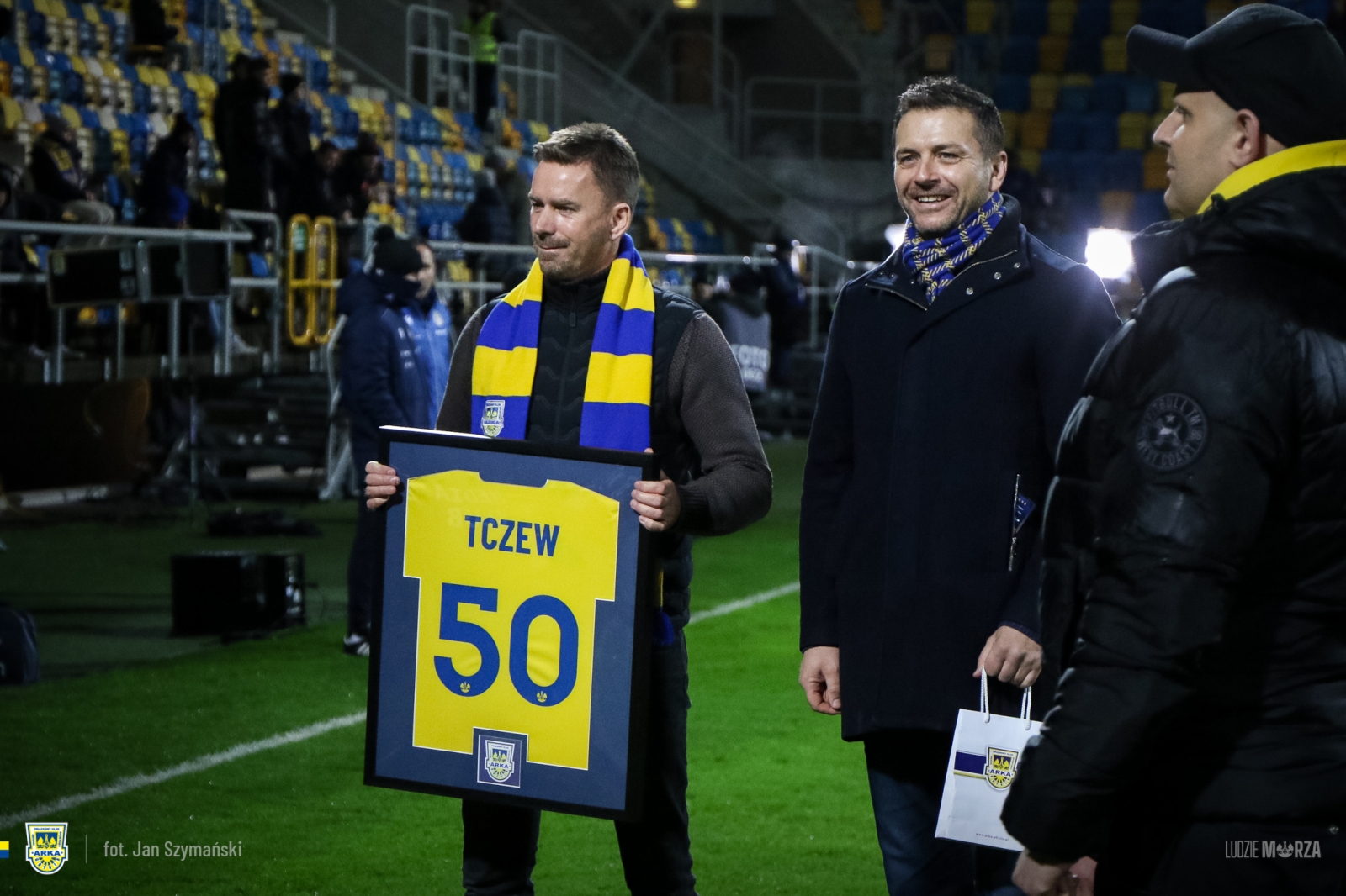 Wokół meczu: Jubileusz FC Tczew i świetlna oprawa-image