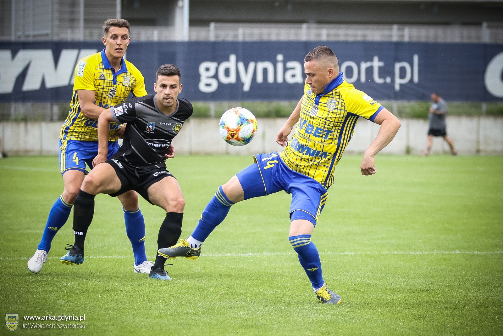 Dodatni bilans sparingów. Paur bez kontraktu-image
