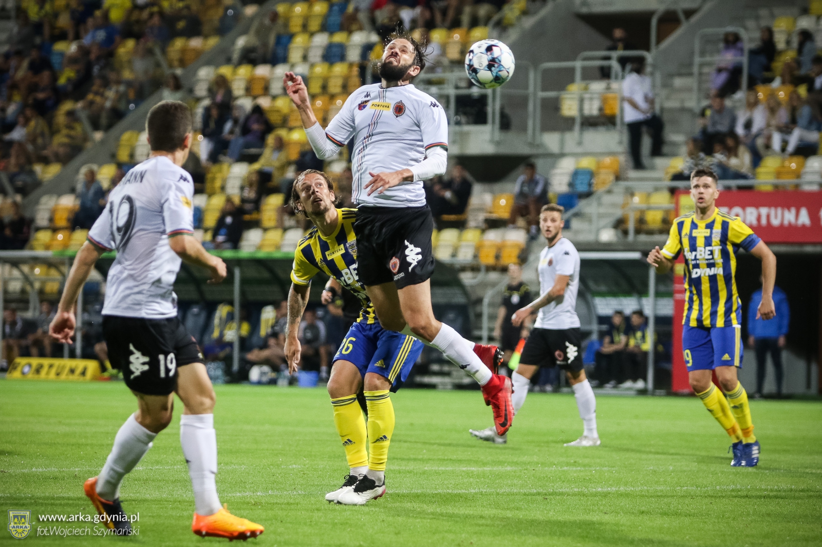 Centrum meczowe: Chrobry Głogów - Arka Gdynia-image