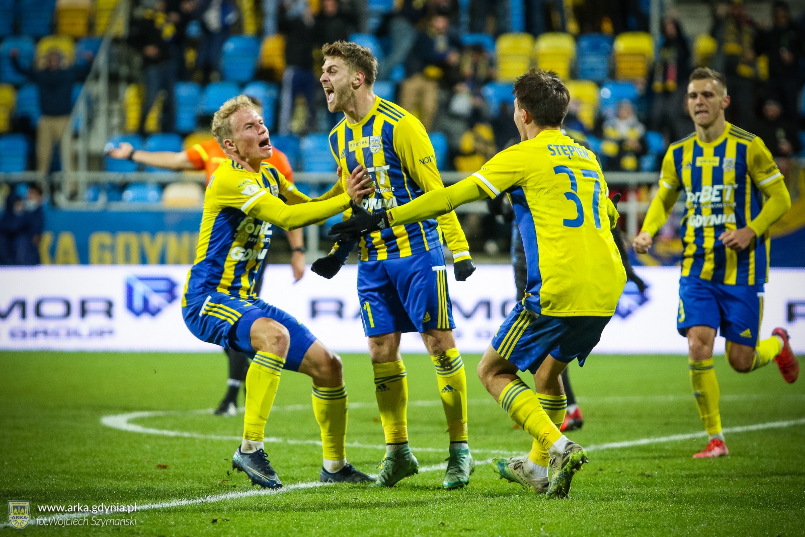 Centrum meczowe: Podbeskidzie Bielsko-Biała  - Arka Gdynia-image